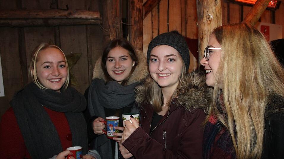 Bei einem schweren Unfall in der Gemeinde Frontenhausen sind zwei Menschen verletzt worden. Bei einem schweren Unfall in der Gemeinde Frontenhausen sind zwei Menschen verletzt worden.