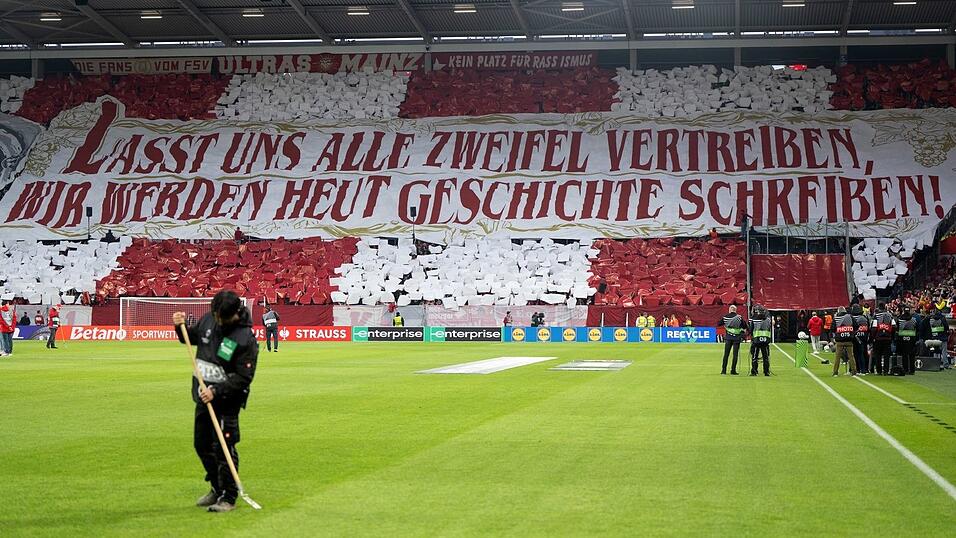 Die Mainzer Fans gaben ihr Motto f&uuml;r die Partie vor.