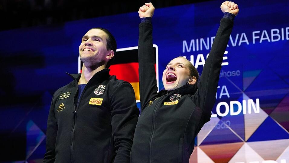 Minerva Hase (r) und Nikita Volodin jubelten ausgelassen über den WM-Titel. Minerva Hase (r) und Nikita Volodin jubelten ausgelassen über den WM-Titel.