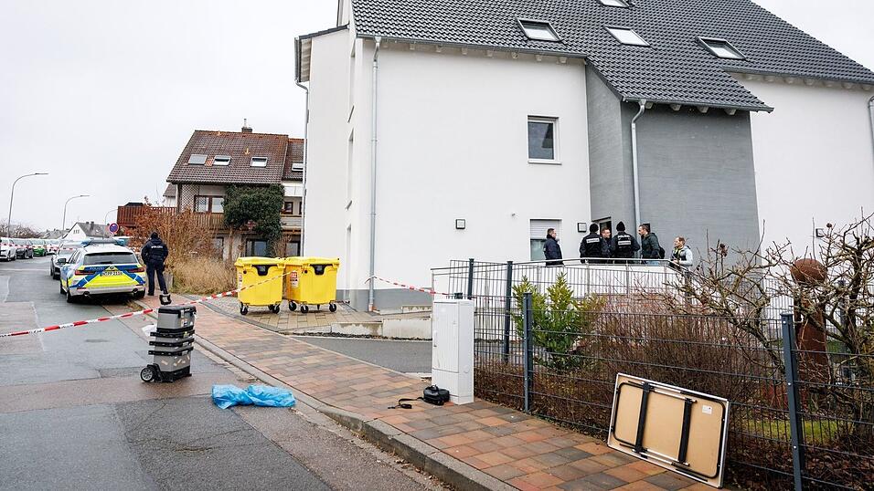 Der Angeklagte griff laut Staatsanwaltschaft das Opfer an, als dieser morgens sein Auto belud. (Archivbild)