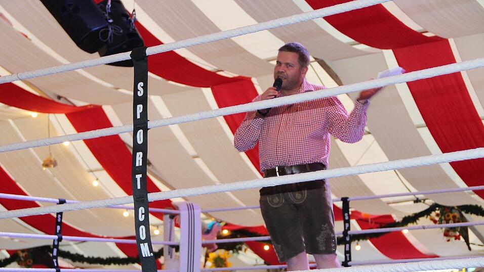 Im Lechner-Festzelt hie&szlig; es am Sonntag wieder 'Let&acute;s get ready to rumble'.