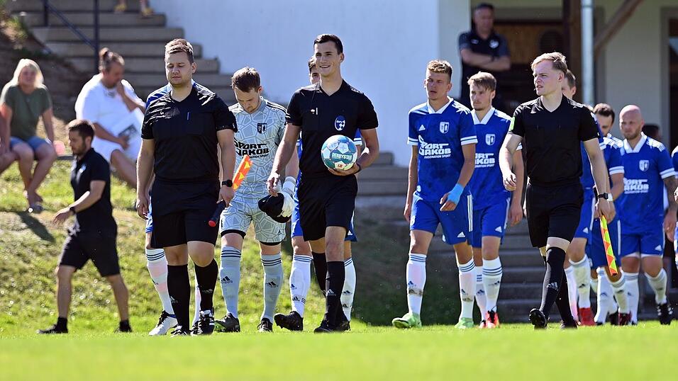 Mit 18 Jahren leitete Johannes Roth erste Schiedsrichter-Teams in der Kreisliga, zur neuen Saison ist er in die Bayernliga aufgestiegen.