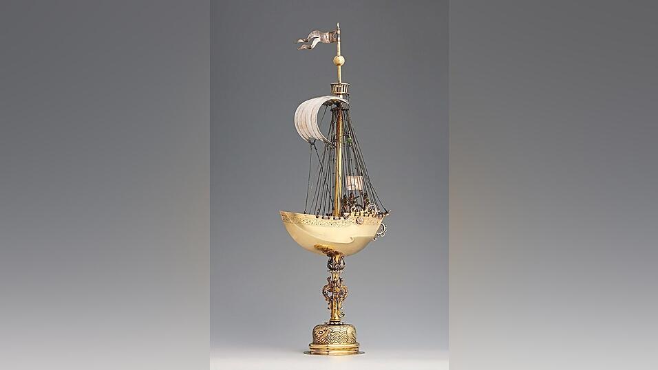 Der Schiffspokal wurde noch nie restauriert. Der Schiffspokal wurde noch nie restauriert.