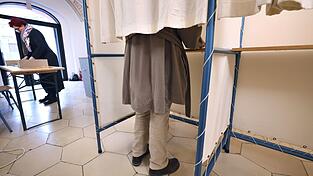 In Salzweg ist der Amtsinhaber im Rathaus seinen Job los. (Symbolbild)