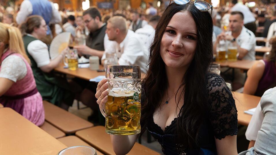 Die Partybilder vom Sonntag, 9. August, aus dem Festzelt Wenisch. Die Partybilder vom Sonntag, 9. August, aus dem Festzelt Wenisch.