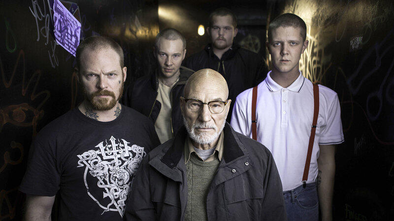 Die Schauspieler Eric Edelstein (l-r), Callum Turner, Patrick Stewart und Mark Webber in einer Szene aus dem Film 'Green Room' (undatiere Aufnahme). Der Film kommt am 02.06.2016 in die deutschen Kinos.