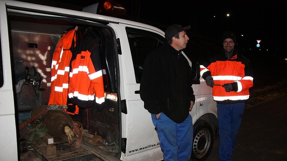 Gegen 18.45 Uhr konnte Entwarnung gegeben werden: Die Bombe wurde erfolgreich entschärft. Gegen 18.45 Uhr konnte Entwarnung gegeben werden: Die Bombe wurde erfolgreich entschärft.