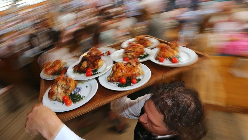 Brust ist nicht gleich Keule beim Gickerl im Zelt. Die verschiedenen Teile des Grillhendls haben betr&auml;chtliche Unterschiede bei der Kalorienzahl.
