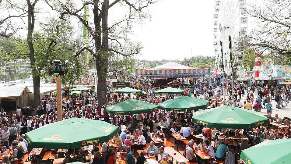 Franz Widmann senior und junior gelten als Favoriten der Verwaltung f&uuml;r den Betrieb der gro&szlig;en Festzelte auf der Fr&uuml;hjahrsdult 2025.
