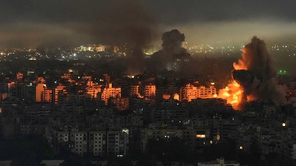 Der Libanon ist massiv von dem neuen Schlagabtausch zwischen der proiranischen Hisbollah-Miliz und Israel betroffen. Der Libanon ist massiv von dem neuen Schlagabtausch zwischen der proiranischen Hisbollah-Miliz und Israel betroffen.