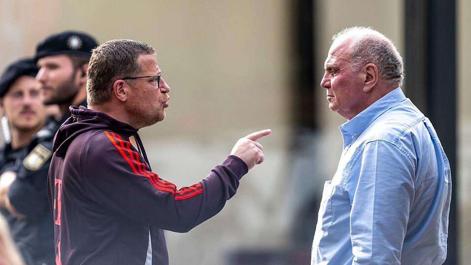 Uli Hoeneß (r) hat sich zuletzt zur Arbeit von Max Eberl (l) geäußert und damit für Wirbel gesorgt. (Archivbild)