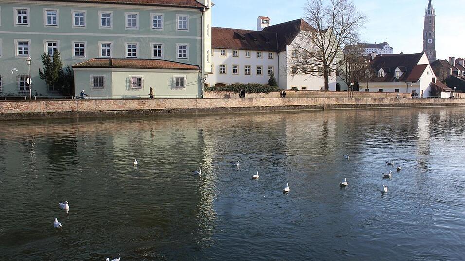 Bei Sonnenschein macht ein Stadtspaziergang gleich noch viel mehr Spaß. Bei Sonnenschein macht ein Stadtspaziergang gleich noch viel mehr Spaß.