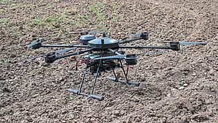 Die Investitionen in Zukunftstechnologien wie autonome und KI-gestützte Systeme, zum Beispiel Drohnen, seien seit 2020 weitgehend konstant geblieben, bemängelt der Bericht. Die Investitionen in Zukunftstechnologien wie autonome und KI-gestützte Systeme, zum Beispiel Drohnen, seien seit 2020 weitgehend konstant geblieben, bemängelt der Bericht.