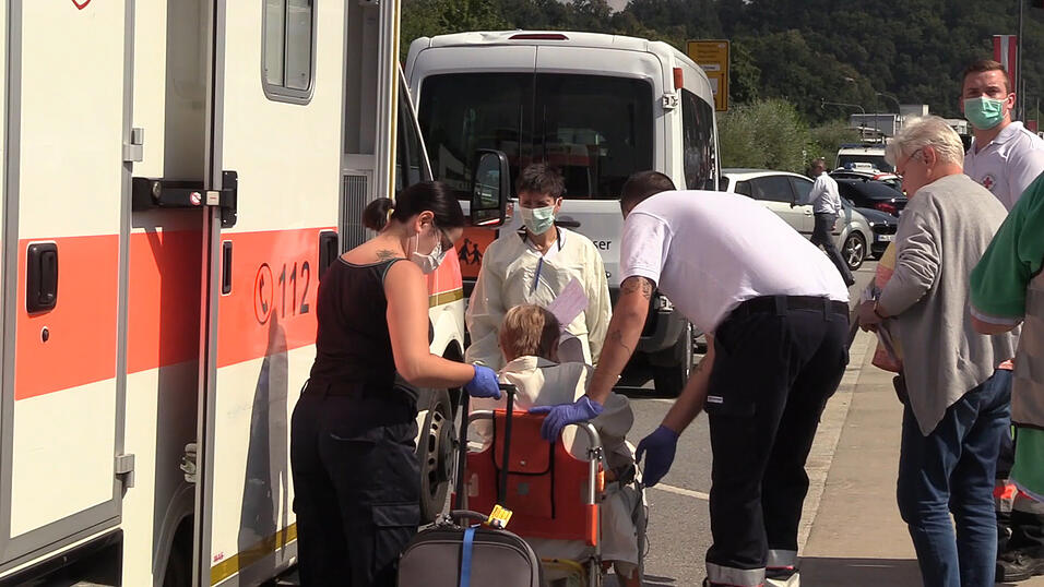 Magen-Darm-Infekt an Bord einer Donau-Kreuzfahrt! Etwa 120 G&auml;ste waren von Ungarn aus mit dem Schiff nach Passau gestartet. Dort mussten letztlich 13 Passagiere &auml;rztlich versorgt werden.