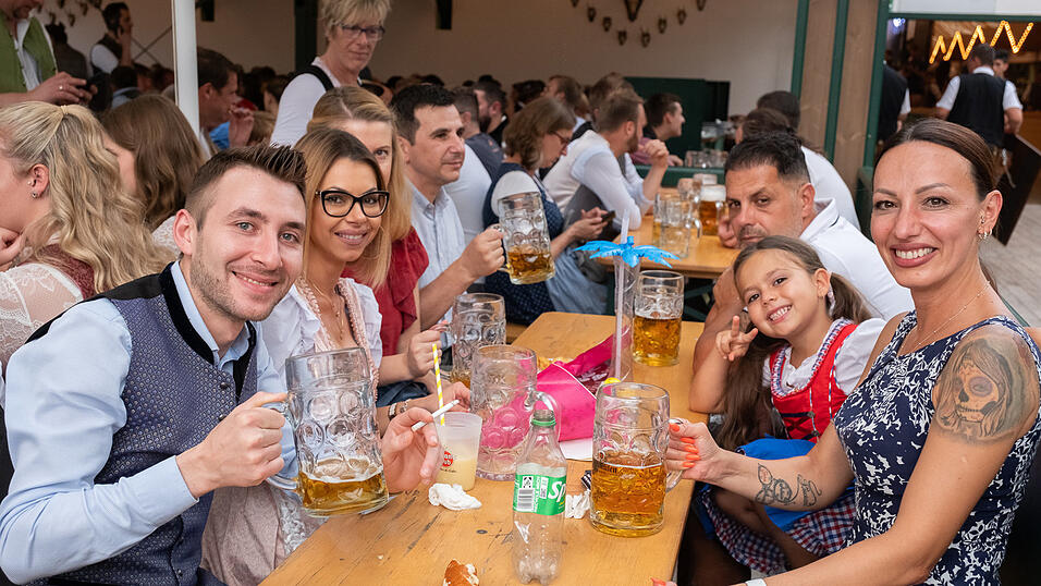 Die Partybilder vom Sonntag, 13. August 2023, aus dem Festzelt Nothaft. Die Partybilder vom Sonntag, 13. August 2023, aus dem Festzelt Nothaft.