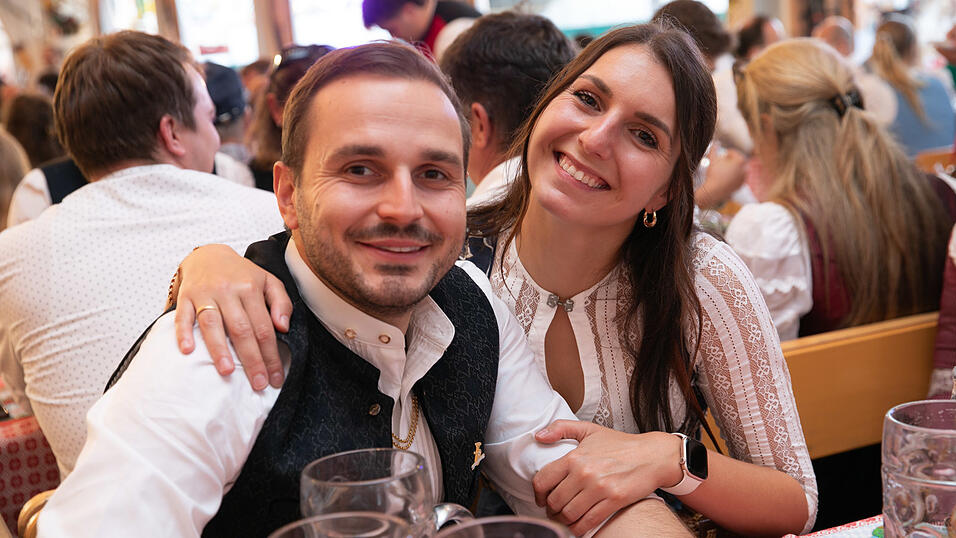 Die Partybilder vom Freitag, 8. August, aus dem Festzelt Greindl. Die Partybilder vom Freitag, 8. August, aus dem Festzelt Greindl.