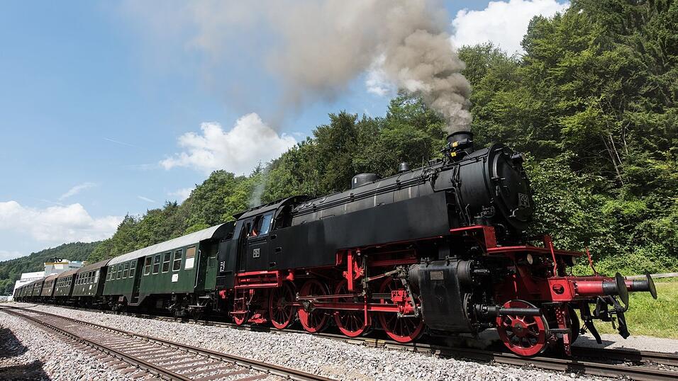 Die Sauschwänzlebahn im Schwarzwald war in der 'Eisenbahn-Romantik' immer wieder Thema. Die Sauschwänzlebahn im Schwarzwald war in der 'Eisenbahn-Romantik' immer wieder Thema.