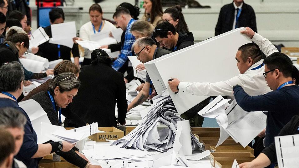 Grönland steuert auf einen Regierungswechsel zu. Grönland steuert auf einen Regierungswechsel zu.