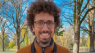 Philipp Herrmann mit ein paar Blättern und dem neuen Heupferdchen-Abzeichen der Naju. Philipp Herrmann mit ein paar Blättern und dem neuen Heupferdchen-Abzeichen der Naju.