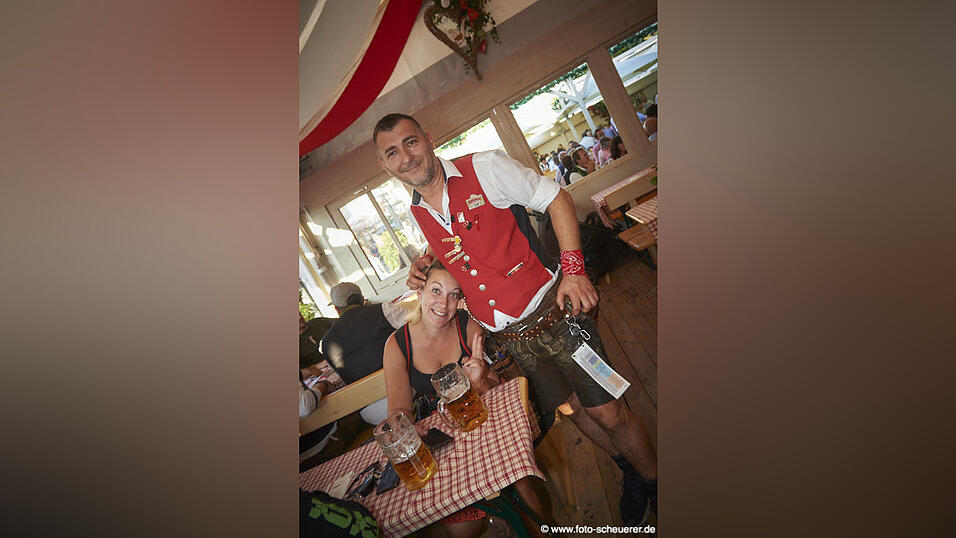 Die Partybilder von Sonntag, 21. August 2022, aus dem Festzelt Lechner.