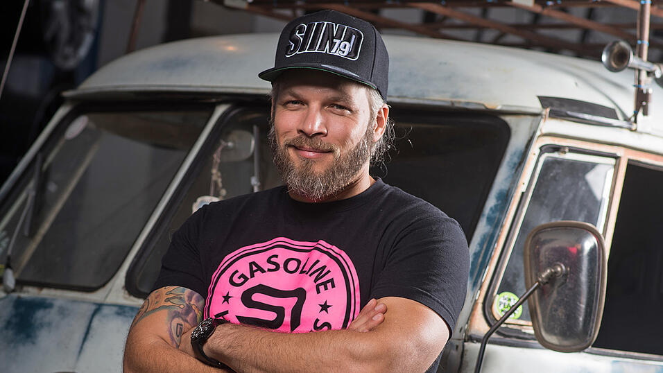 Moderator Sidney Hoffmann und sein Team von 'Mein neuer Alter' kommen am 15. August nach Straubing.