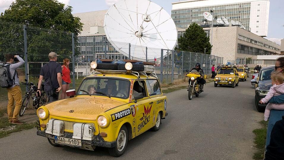 Die öffentlich-rechtlichen Radio- und Fernsehanstalten sollen künftig direkt aus dem staatlichen Haushalt finanziert werden. Kritiker sehen darin einen «Frontalangriff» auf deren Unabhängigkeit von politischer Beeinflussung. (Archivfoto) Die öffentlich-rechtlichen Radio- und Fernsehanstalten sollen künftig direkt aus dem staatlichen Haushalt finanziert werden. Kritiker sehen darin einen «Frontalangriff» auf deren Unabhängigkeit von politischer Beeinflussung. (Archivfoto)