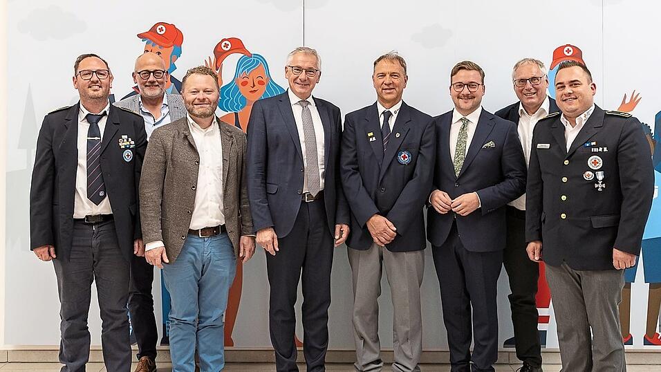 Andreas Schmeisl, Ludwig Marsch, Andreas Endl, Werner Bumeder, Michael Mora, Valentin Walk, Hans Schmid und Tobias König (von links). Andreas Schmeisl, Ludwig Marsch, Andreas Endl, Werner Bumeder, Michael Mora, Valentin Walk, Hans Schmid und Tobias König (von links).