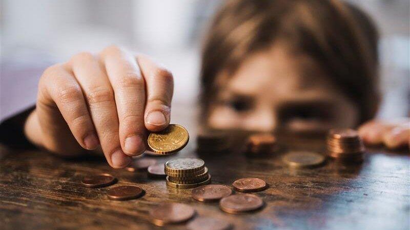 Jeder Cent zählt: Jedes fünfte Kind in Deutschland lebt in Armut. 