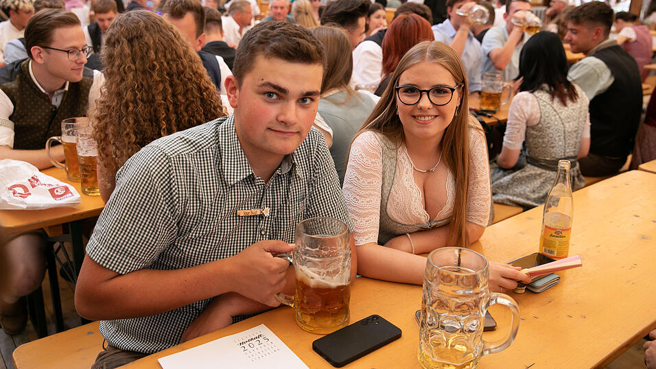 Die Partybilder vom Montag,11. August, aus dem Festzelt Nothaft. Die Partybilder vom Montag,11. August, aus dem Festzelt Nothaft.