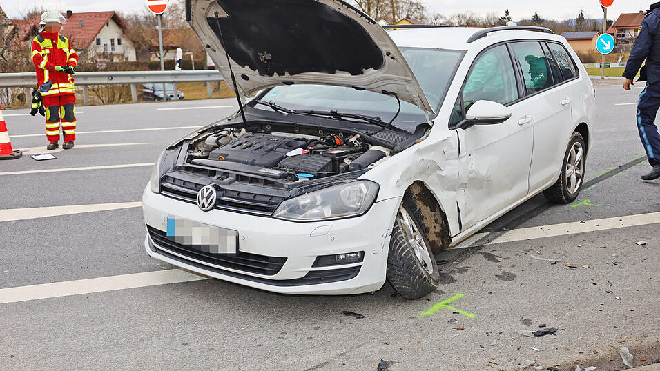 Den Sachschaden sch&auml;tzt die Polizei auf etwa 30.000 Euro.