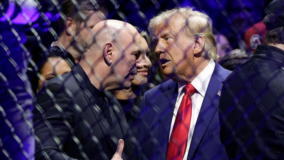 UFC-Boss Dana White (l.) ist ein glühender Anhänger des US-Präsidenten. (Archivbild) UFC-Boss Dana White (l.) ist ein glühender Anhänger des US-Präsidenten. (Archivbild)