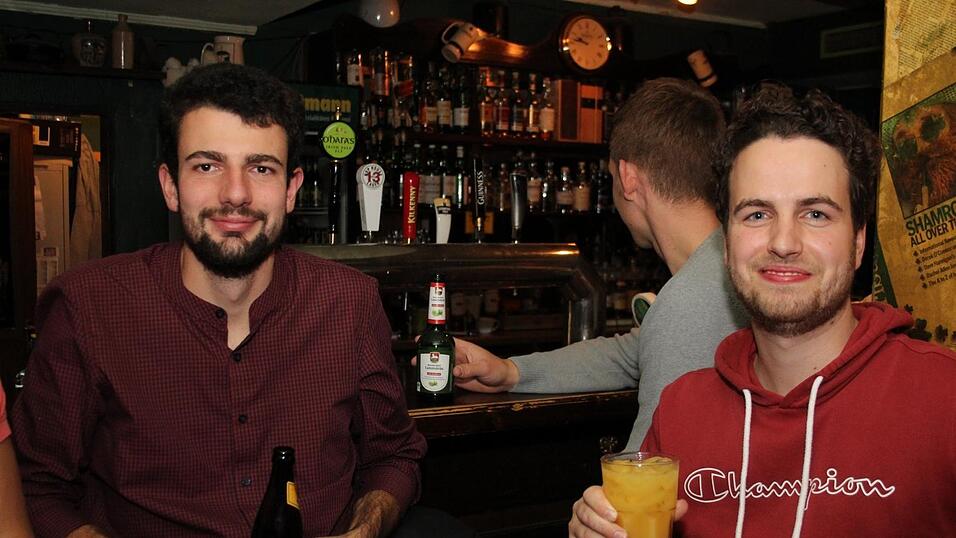 So wurde am Samstag, 23. Oktober, im Irish Pub in Landshut gefeiert - die Partybilder. So wurde am Samstag, 23. Oktober, im Irish Pub in Landshut gefeiert - die Partybilder.