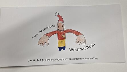 Das Motiv von Jan Birzer zeigt eine Figur mit Nikolausmütze, Weihnachtspulli mit Rentier und ausgebreiteten Armen zur Umarmung.