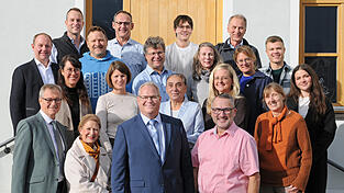 Die Kandidaten von SPD/FBG für den Gemeinderat und für das Amt des Bürgermeisters.