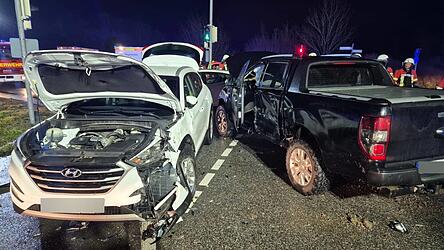 In Atting kam es am späten Sonntagabend zu einem schweren Unfall. In Atting kam es am späten Sonntagabend zu einem schweren Unfall.