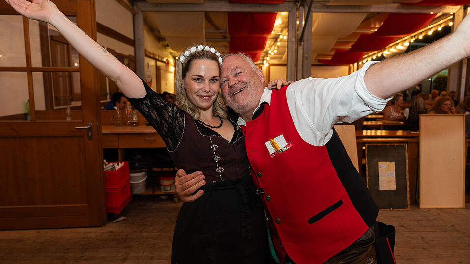 Die Partybilder vom Donnerstag, 17. August 2023, aus dem Festzelt Greindl. Die Partybilder vom Donnerstag, 17. August 2023, aus dem Festzelt Greindl.