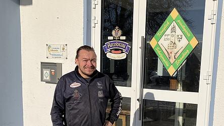 Jetzt kann Thomas Baumann, Wirt im Schützenhaus, wieder lachen. Der Pachtvertrag wurde bis vorerst August 2027 verlängert. Jetzt kann Thomas Baumann, Wirt im Schützenhaus, wieder lachen. Der Pachtvertrag wurde bis vorerst August 2027 verlängert.