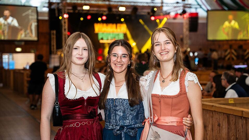 Die Partybilder vom Montag, 17. August, aus dem Festzelt Weckmann. Die Partybilder vom Montag, 17. August, aus dem Festzelt Weckmann.