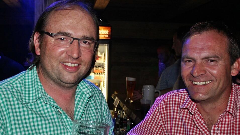 Auch am Freitag war super Stimmung am Ergoldinger Volksfest. Auch am Freitag war super Stimmung am Ergoldinger Volksfest.