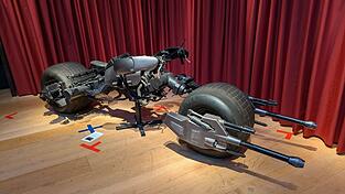 Das ikonische Motorrad von Superheld Batman aus den Filmen 'The Dark Knight' und 'The Dark Knight Rises'. Das ikonische Motorrad von Superheld Batman aus den Filmen 'The Dark Knight' und 'The Dark Knight Rises'.