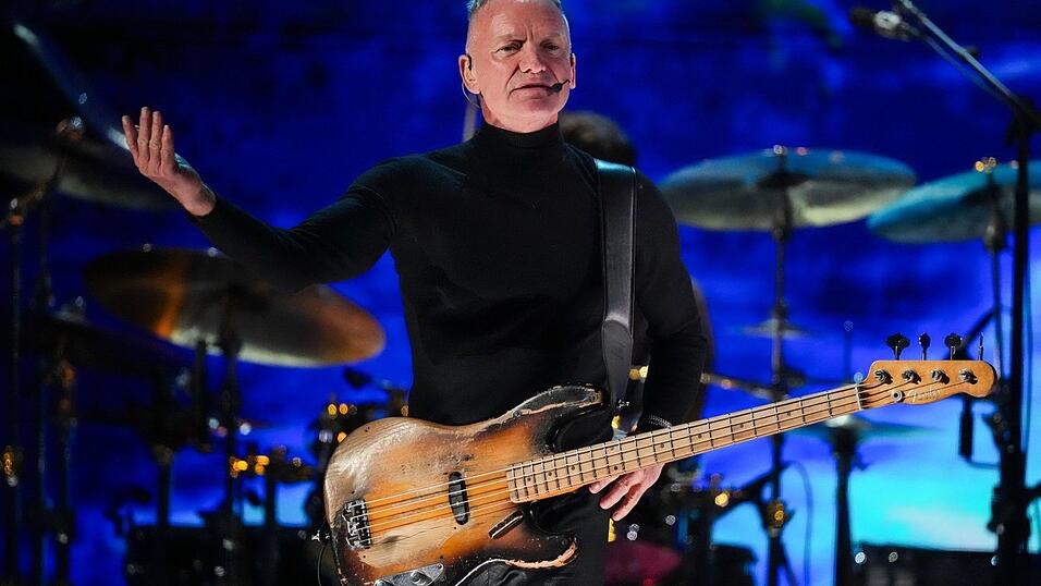 Sting tritt unter anderem mit dem Hit «Message in a Bottle» auf.