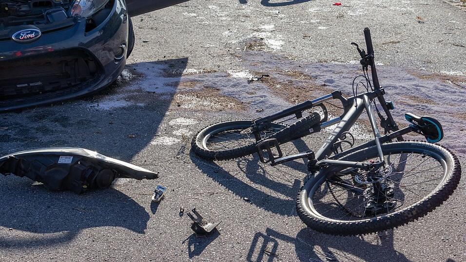 Die Unf&auml;lle mit Radfahrern nahmen 2025 zu, doch es kamen weniger Opfer ums Leben. (Symbolbild).