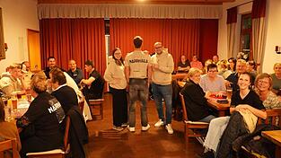 Die Narrhalla traf sich zum letzten Aktiventreffen vor den Sitzungen. Die Narrhalla traf sich zum letzten Aktiventreffen vor den Sitzungen.