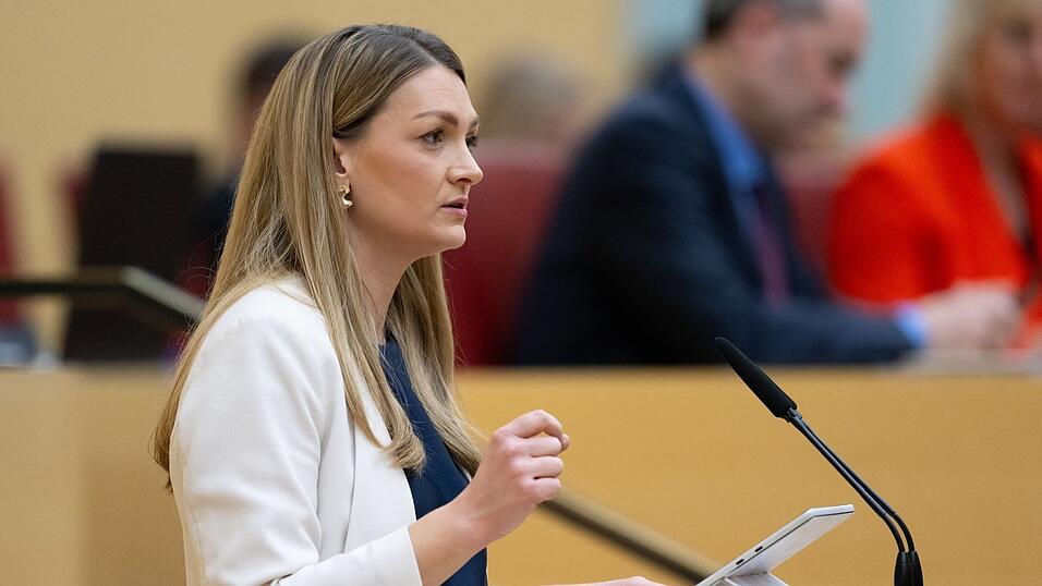 Bayerns Gesundheitsministerin Judith Gerlach (CSU) fordert &Auml;nderungen bei der Krankenkassen-Reform. (Archivbild)
