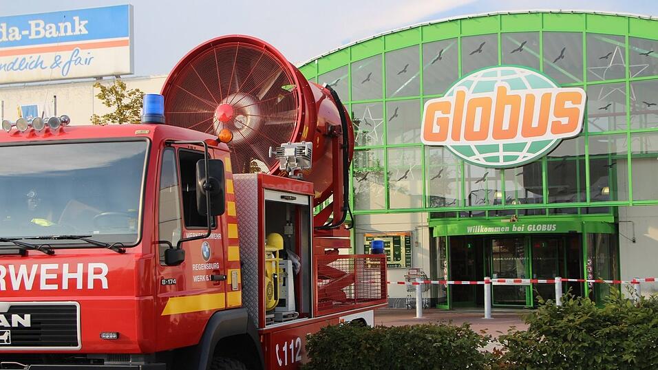 Ein Gasleck im Globus in Neutraubling hat am Freitag einen Großeinsatz ausgelöst. Ein Gasleck im Globus in Neutraubling hat am Freitag einen Großeinsatz ausgelöst.