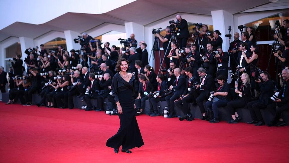Maggie Gyllenhaal vor der Eröffnung. Maggie Gyllenhaal vor der Eröffnung.