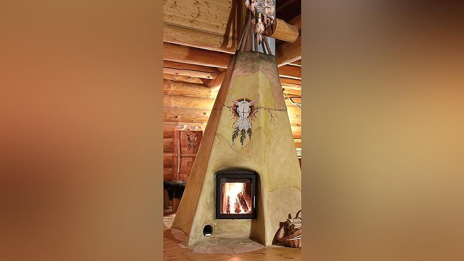 2021 hat Josef Müller für einen Kachelofen in Tipi-Form die Ofenflamme, sozusagen den Oscar der Ofenbranche, erhalten. 2021 hat Josef Müller für einen Kachelofen in Tipi-Form die Ofenflamme, sozusagen den Oscar der Ofenbranche, erhalten.