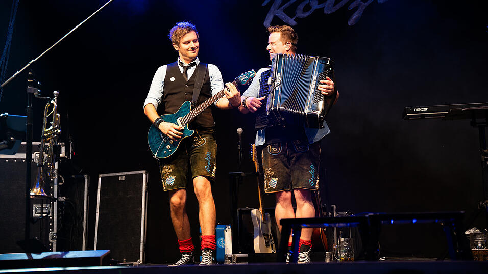 Die Partybilder vom Montag, 17. August, aus dem Festzelt Reisinger. Die Partybilder vom Montag, 17. August, aus dem Festzelt Reisinger.