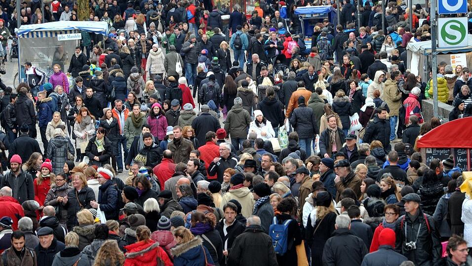 13,6 Millionen Menschen sollen 2038 in Bayern leben. 13,6 Millionen Menschen sollen 2038 in Bayern leben.