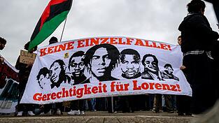 Die Demonstration fand fast auf den Tag genau ein Jahr nach den t&ouml;dlichen Polizeisch&uuml;ssen statt.